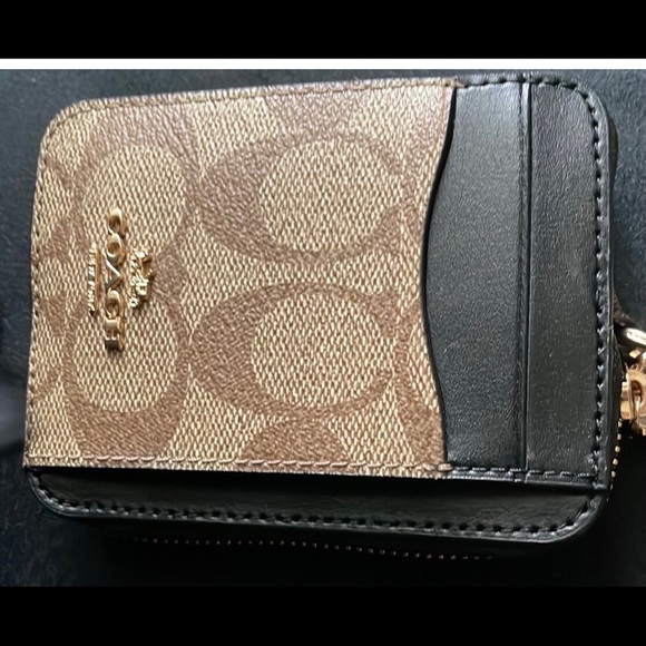 COACH, Signature Corner Zip Card Case - Picture 5 of 5